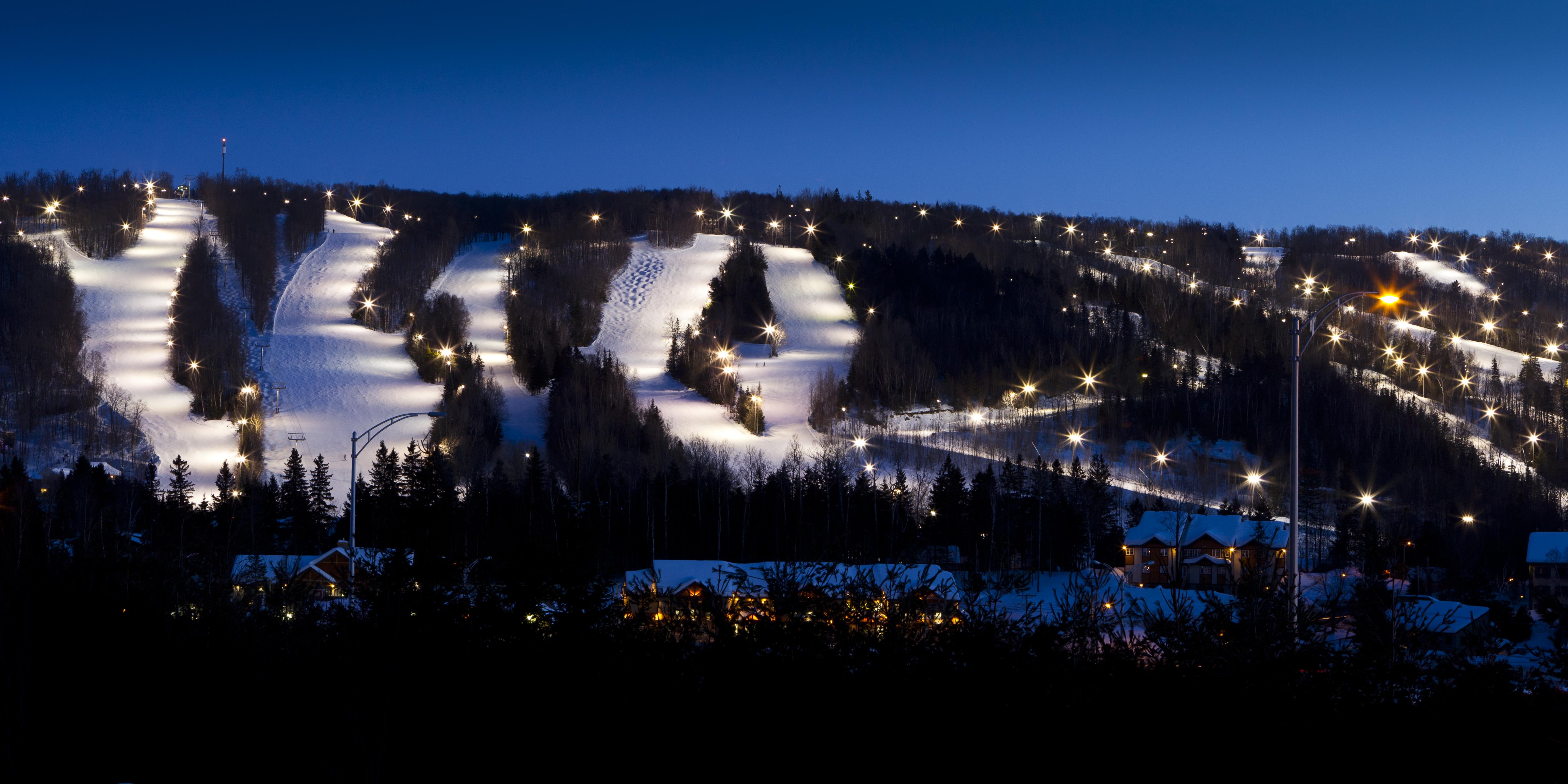 Hotel St-Sauveur Saint-Sauveur-des-Monts Exteriér fotografie